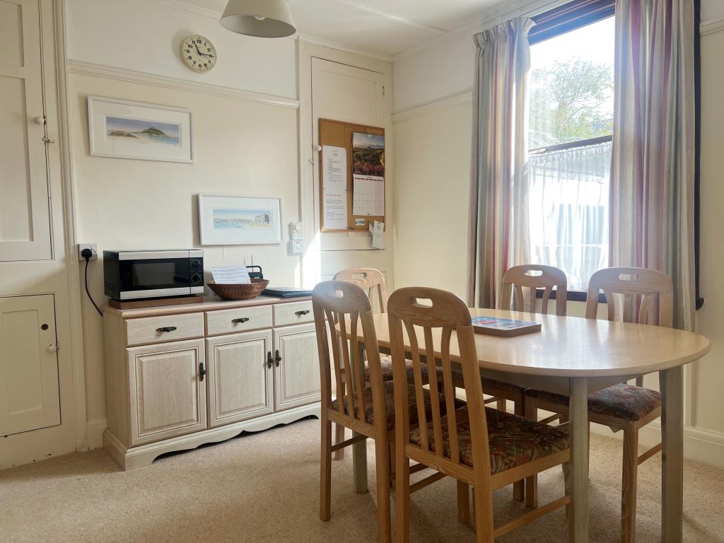 Lot: 114 - DETACHED CHALET STYLE BUNGALOW ON GOOD SIZE PLOT - Dining room
